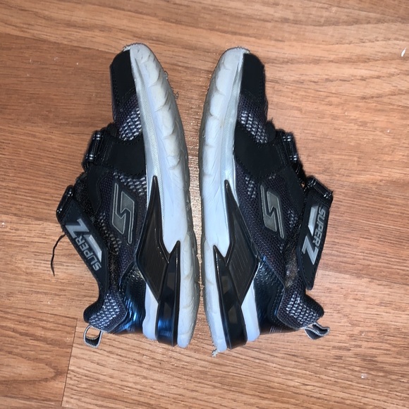 Sneaker for boys with lights at the bottom and in the S of the logo on the side - Picture 3 of 5